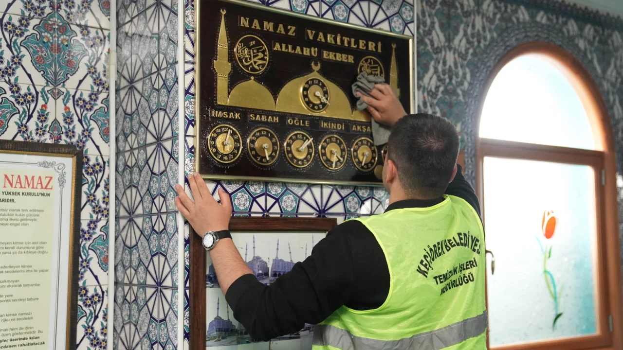 Ankara Keçiören'deki camilere kapsamlı bayram temizliği