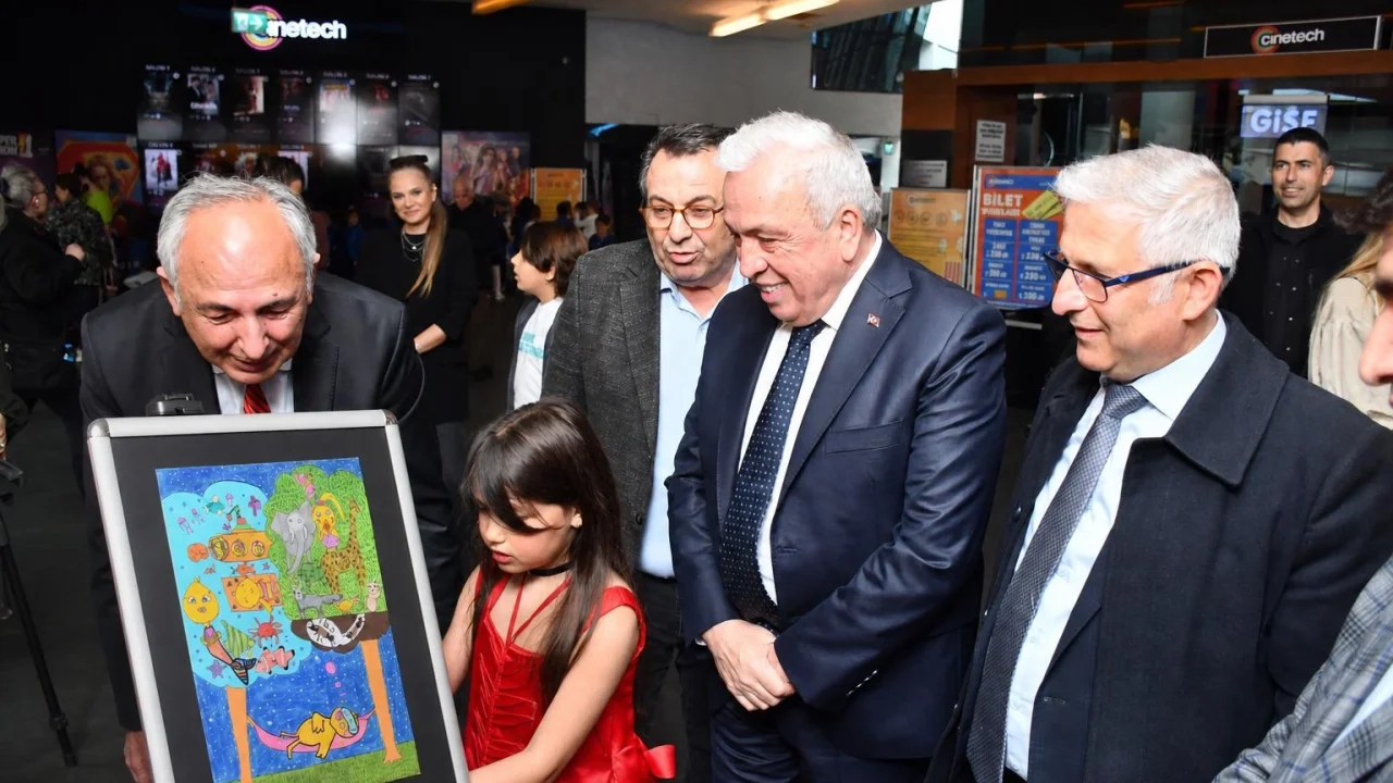 Bursalı 7 yaşındaki Mina’dan renkli başlangıç