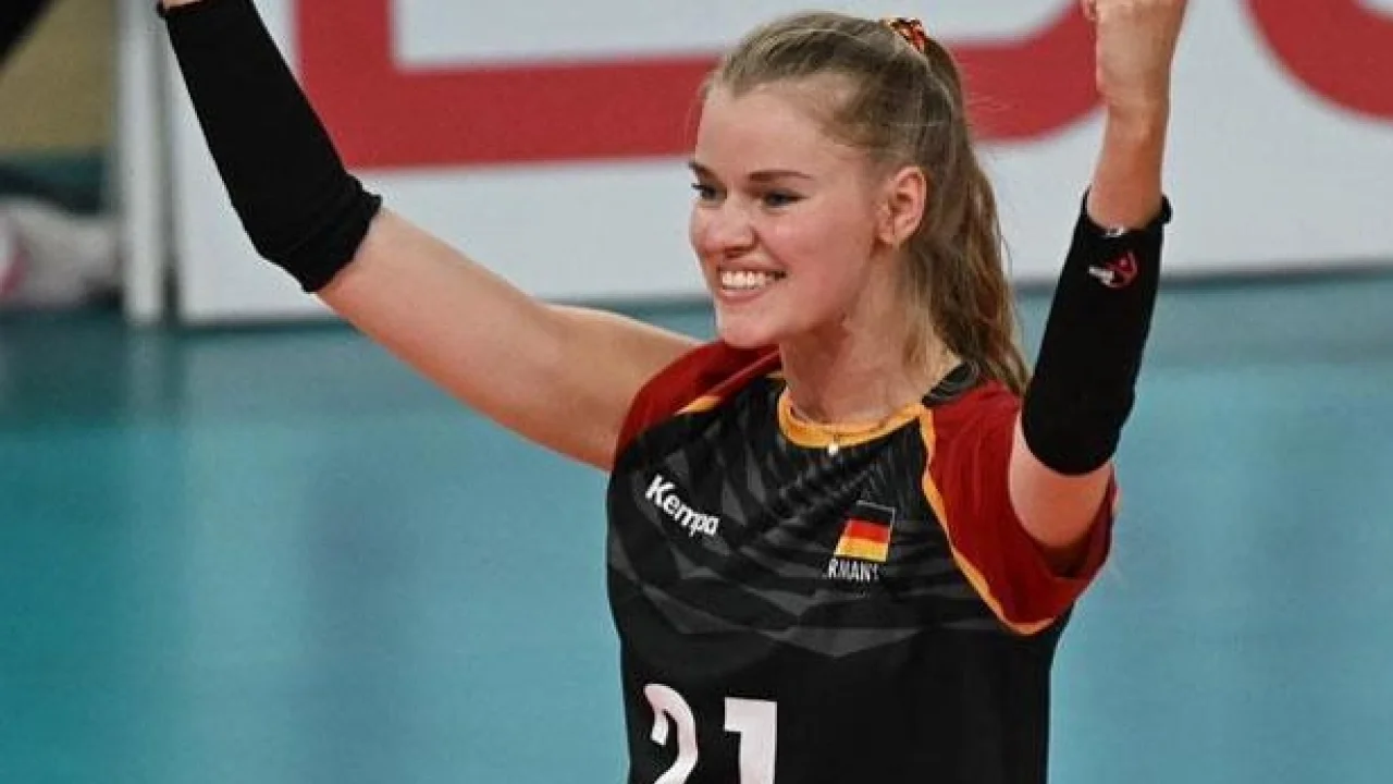 Eczacıbaşı Dynavit, Camilla Weitzel ile imzaları attı