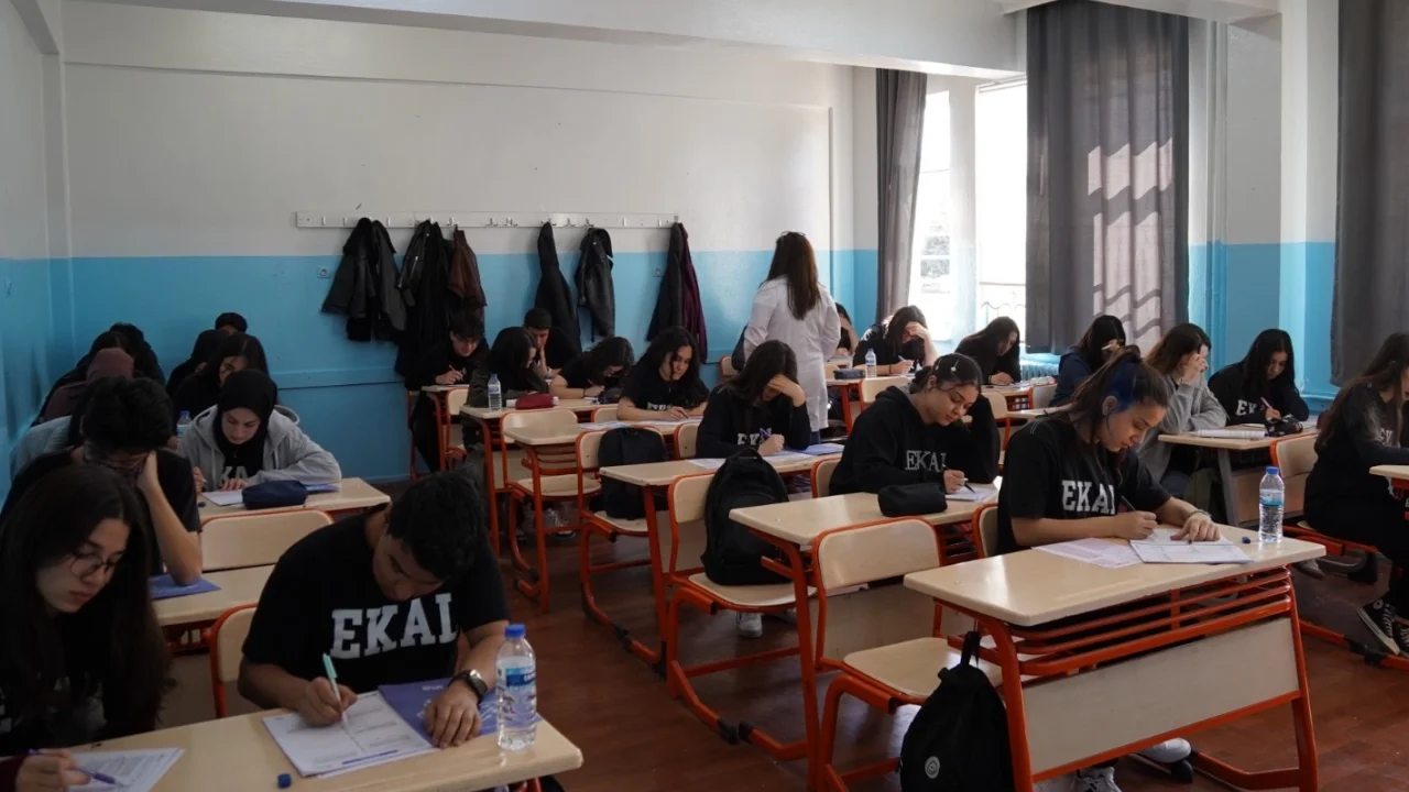Gaziantep'te 12. sınıf öğrencilerine Büyükşehir'den deneme sınavı