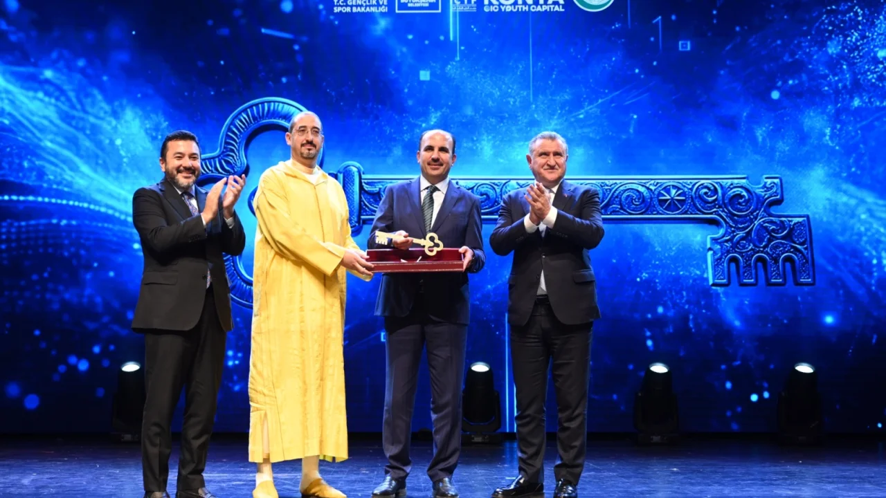 Gençlik Başkenti anahtarı Konya'ya devredildi