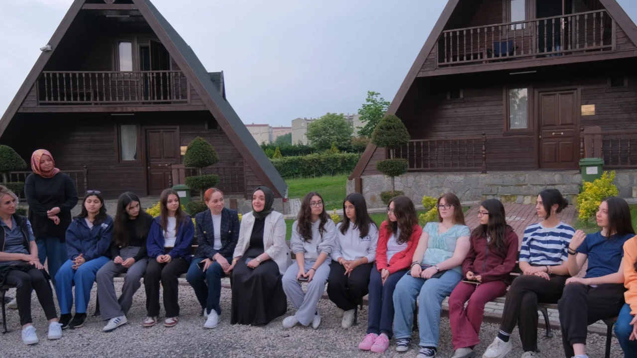 İnegöl’de gençlerin Tübitak Bilim Kampı başladı