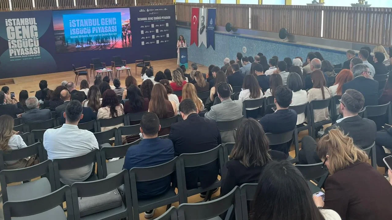 İstanbul'da çarpıcı iş raporu... Gençler, gelecek arıyor