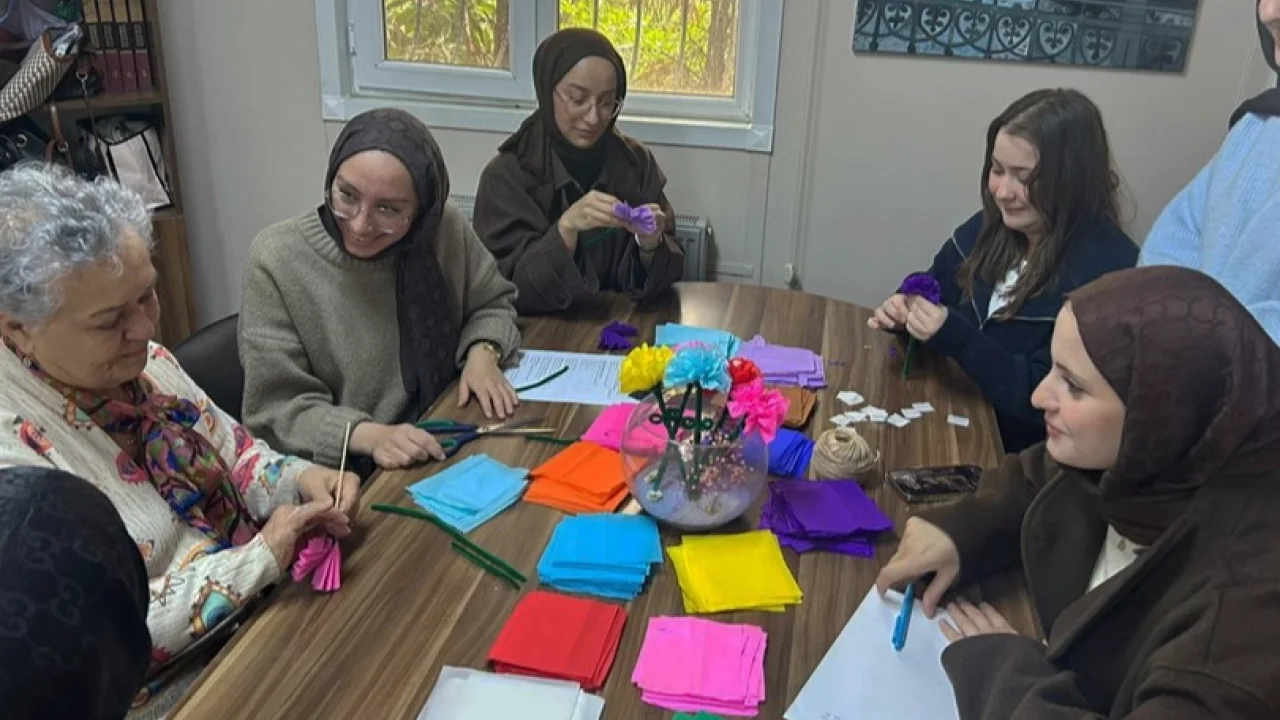 İstanbul Maltepe’de sağlıklı yaşlanmayı destekleyen atölye çalışması