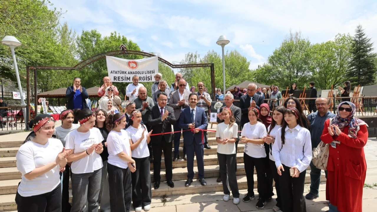 Kayseri Büyükşehir Huzurevi'nde iki kuşak sanatla buluştu