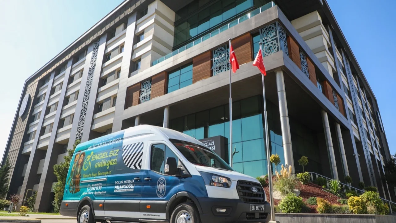 Kayseri Melikgazi'de engeller sevgiyle aşılıyor