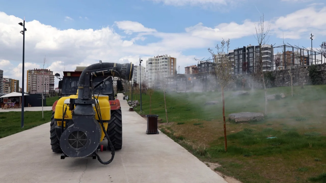 Kayseri Talas'ta haşeratla tam gaz mücadele