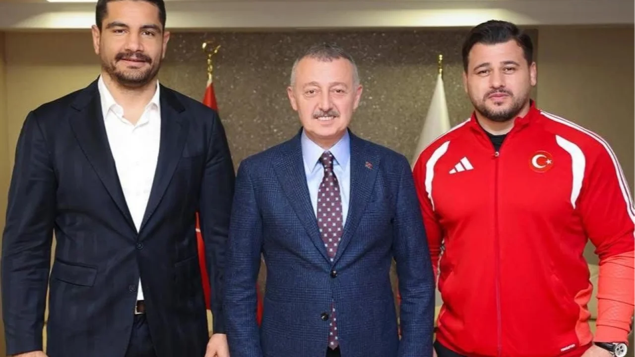 Kocaeli'de Başkan Büyükakın iki önemli ismi ağırladı