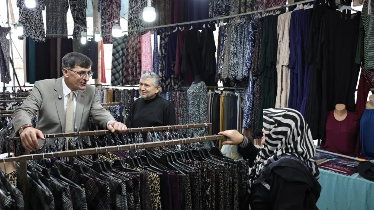 Kütahya Geleneksel Bayram Pazarı'na yoğun ilgi