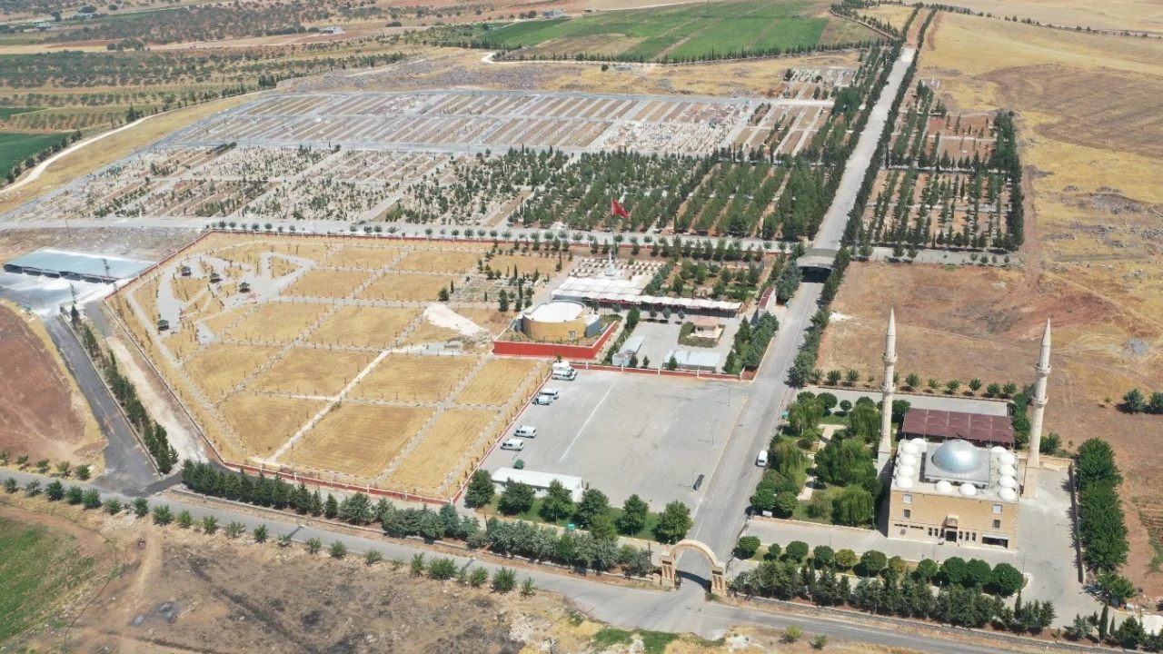 Mezarlıklara parke yerine asfalt