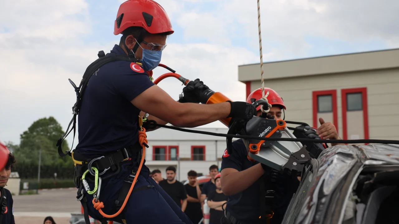 Sakarya'da geleceğin ateş savaşçıları nefes kesti