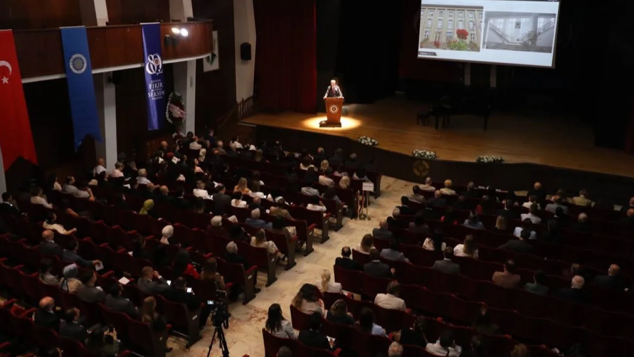 Ankara Üniversitesi 80 yaşında