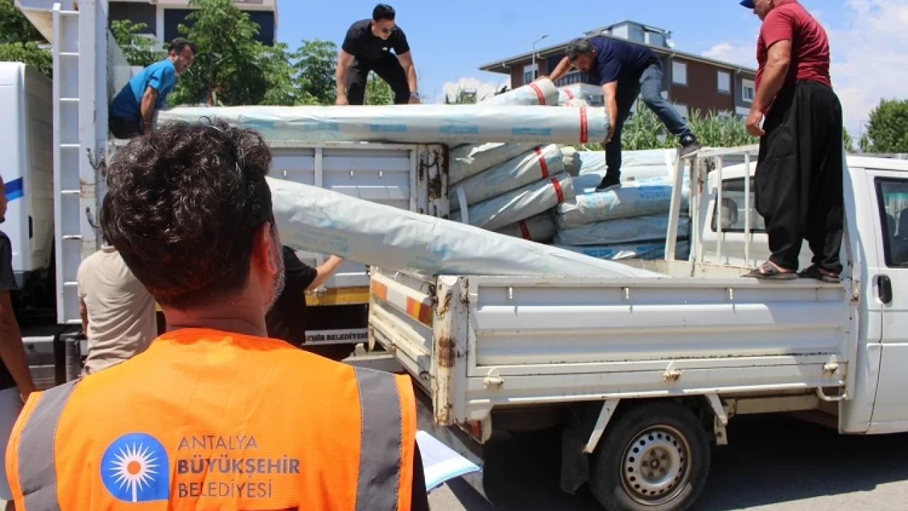 Antalya Büyükşehir’den Gazipaşalı üreticilere naylon desteği