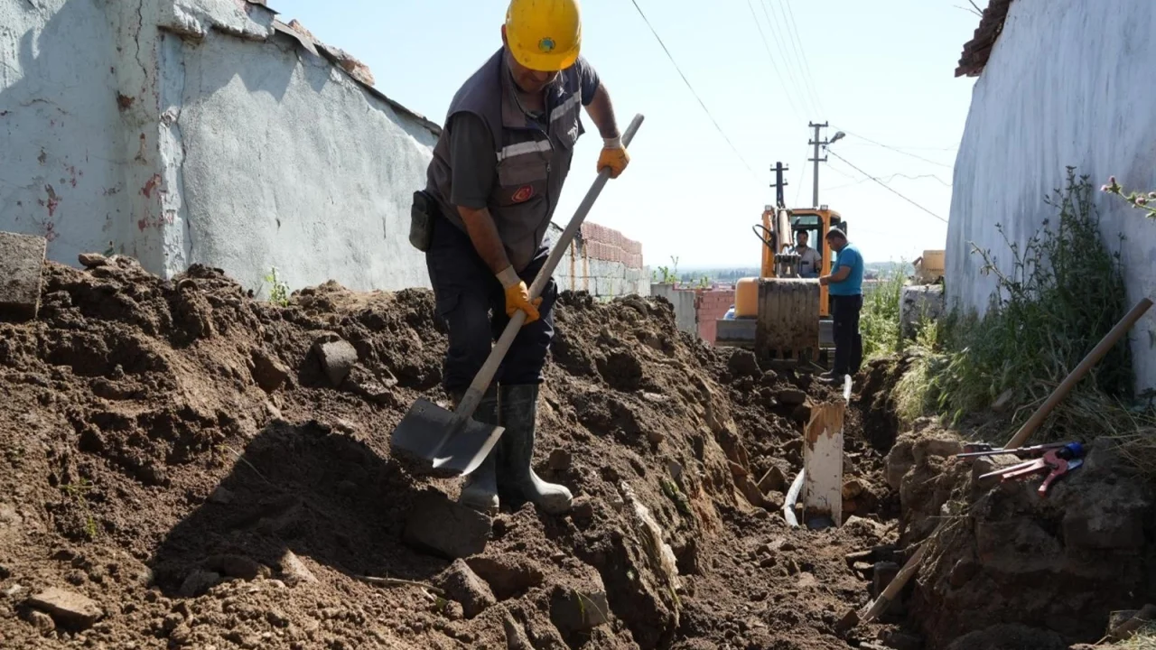 Balıkesir Edremit'te 50 yıllık altyapı yenilendi