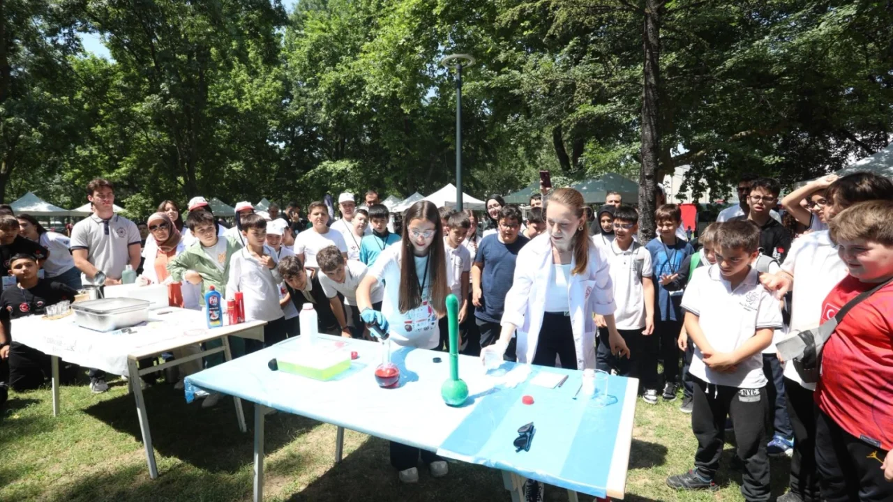 Bursa İnegöl’de Tübitak 4006-C Bilim Festivali coşkusu