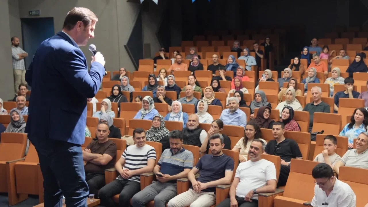 Bursa Yıldırım'da ‘Dijital Çağda Ebeveyn Olmak’ söyleşisi