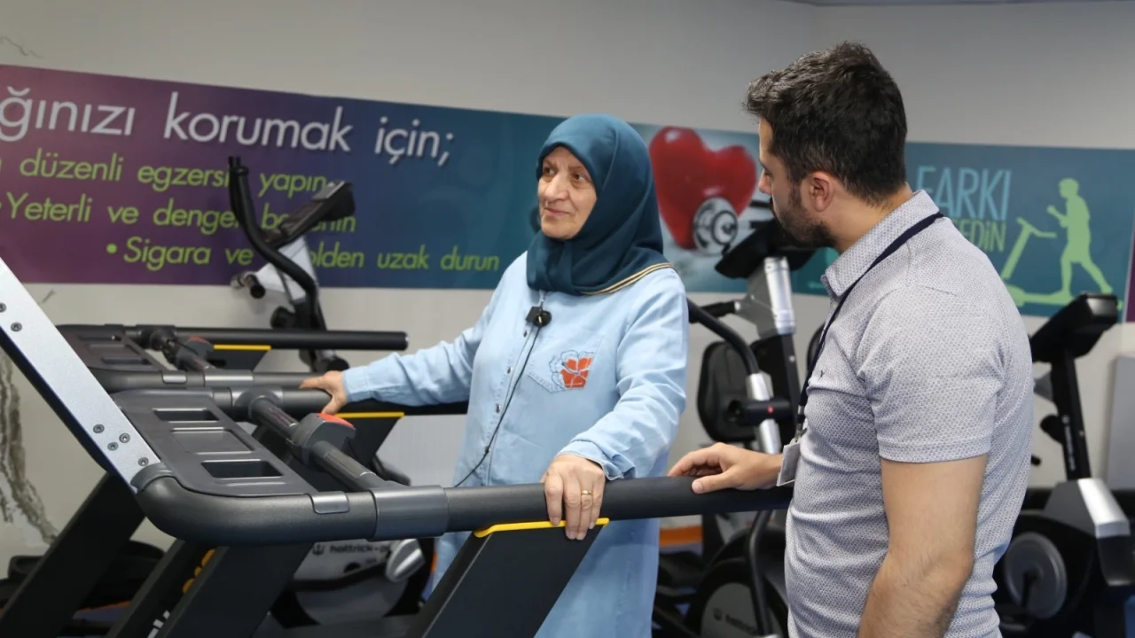 Erzurum'da +80 yaşa sağlıklı yaşam bilgilendirmesi
