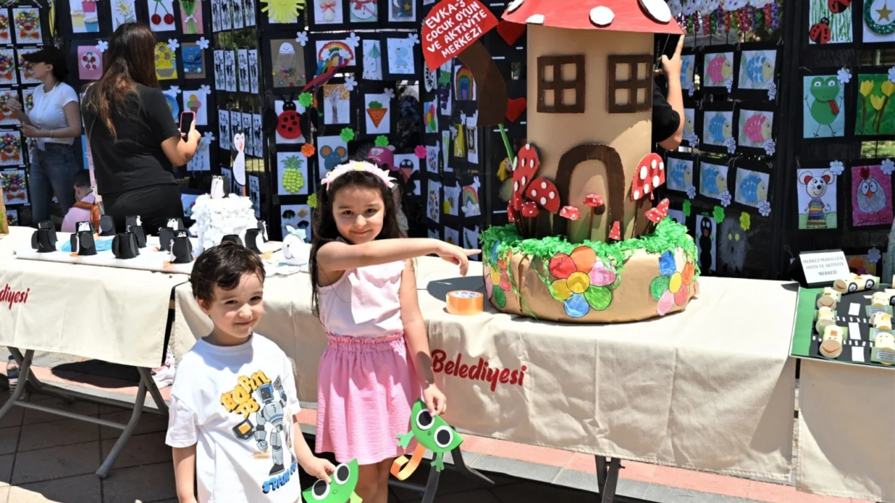 İzmir Bornova'da miniklerin büyük sergisi