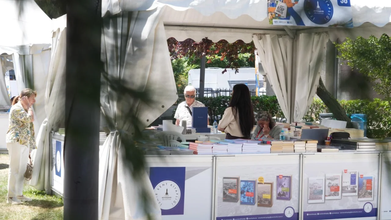 İzmir Kent Kitaplığı deneyimini İstanbullu okurlarla buluşturdu