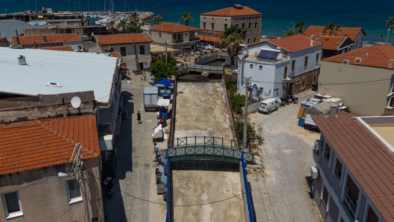 İZSU’dan Yarımada derelerine güvenlik seferberliği... Urla ve Çeşme’de 7 bin 500 ton taş kullanıldı