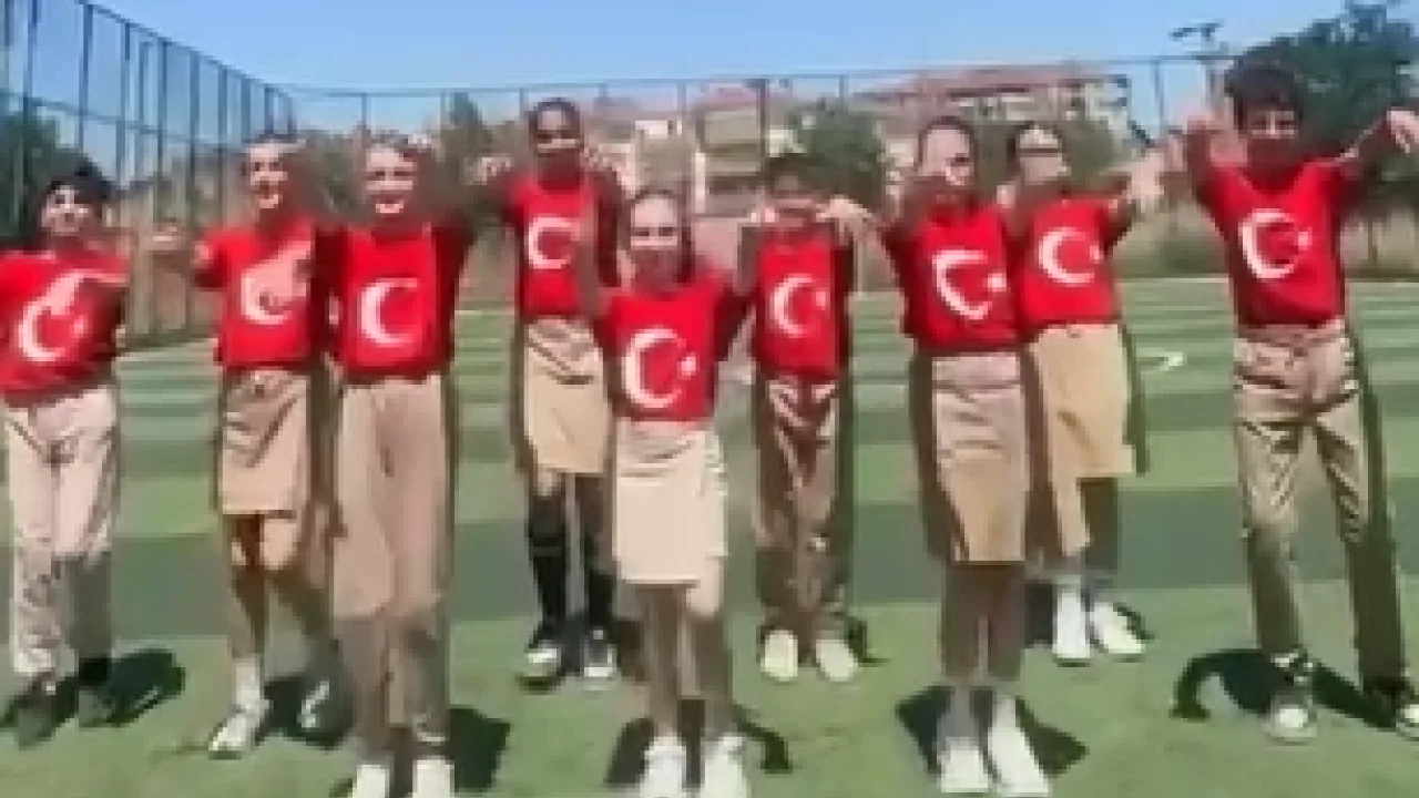 Keşan’da öğrencilerden Millilere dev destek