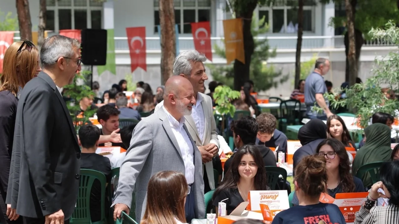 Koca Burger'in son adresi Sümer Fen Lisesi