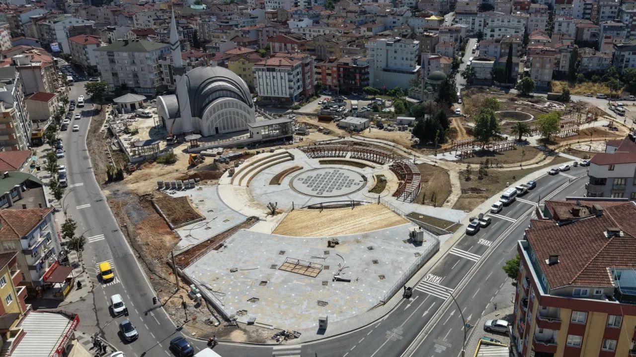 Kocaeli Çayırova Kent Meydanı’nda sona doğru