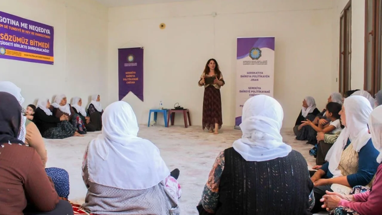 Kulp ve Hazro’da kadınlara dijital şiddetle mücadele eğitimi