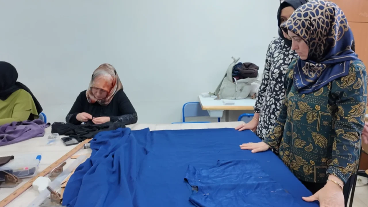 Malatya’da Hazır Giyim Kursu kadınlara meslek kapısı açıyor