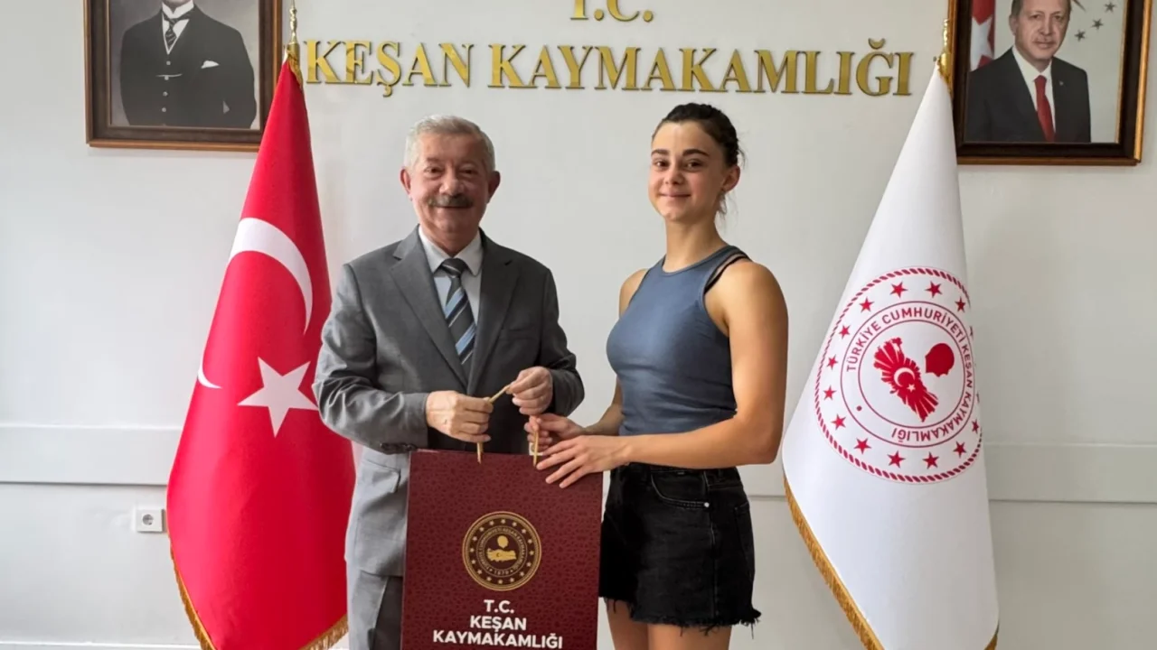 Kaymakam Mercan, LGS Türkiye birincisisini makamında ağırladı
