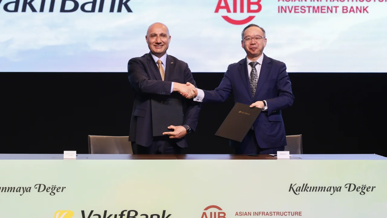 VakıfBank'tan 300 milyon dolarlık enerji ve dönüşüm finansmanı hamlesi