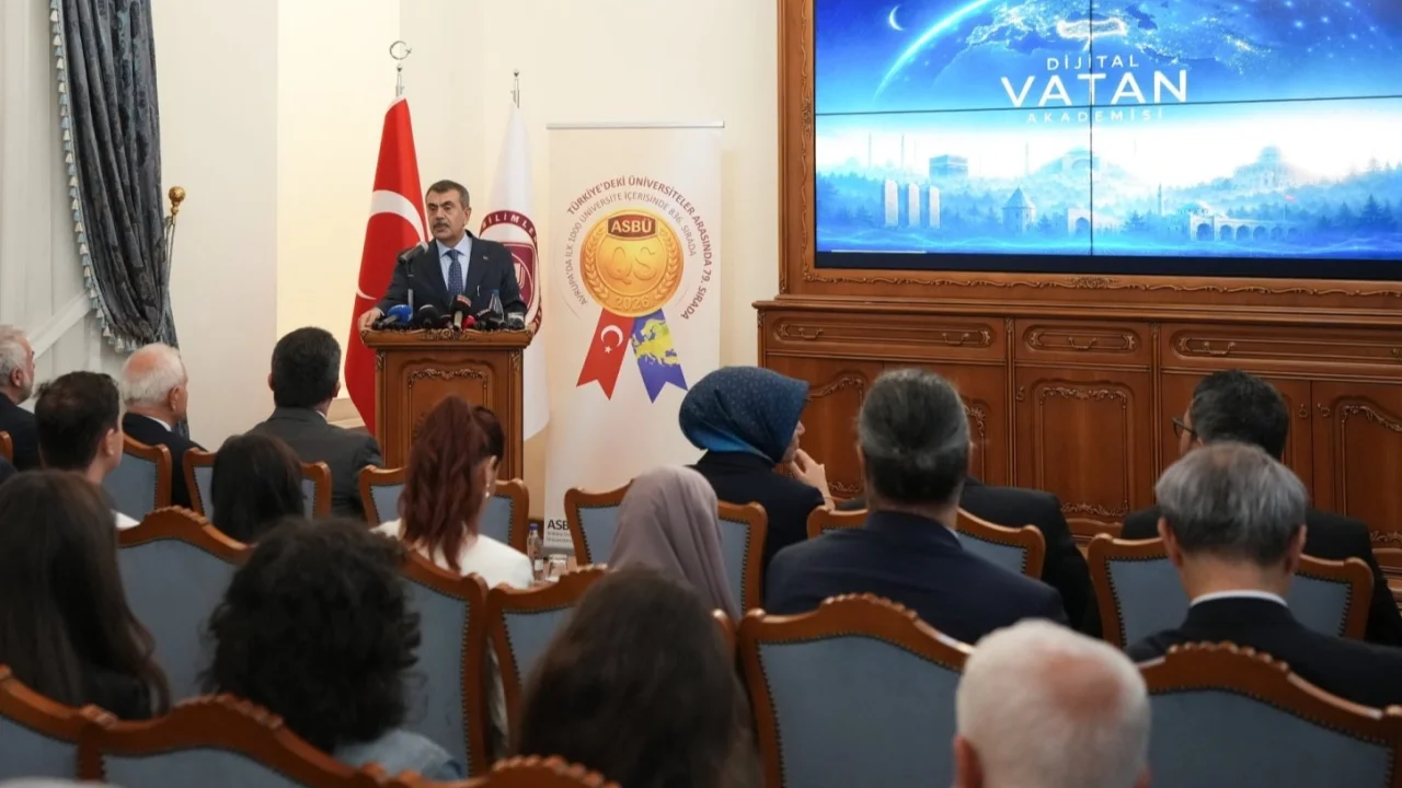 Bakan Tekin'den 'dijital vatan' dersi