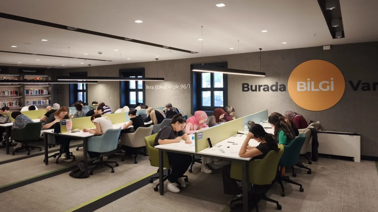 Bursa Yıldırım’da gençlere KPSS desteği