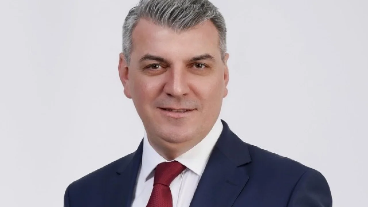 İzmit Belediyesi'nde iki yeni başkan yardımcısı göreve başladı