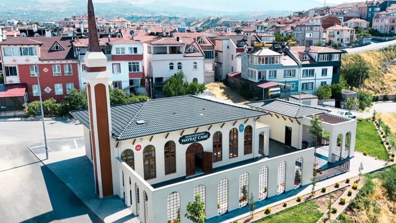 Kayseri Melikgazi'de Hayrat Camii ibadete açılıyor