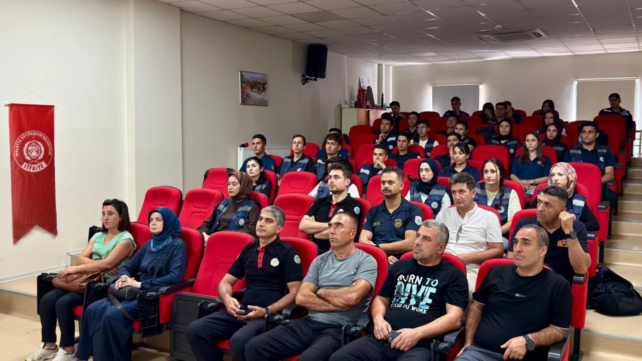 Malatya İtfaiyesi sualtı dalış ekibini eğitti