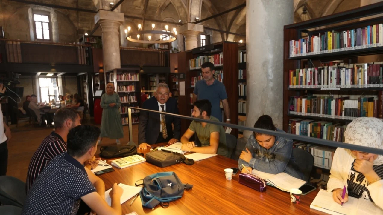 Memduh Büyükkılıç'tan 'Okuyan Kayseri' vizyonu