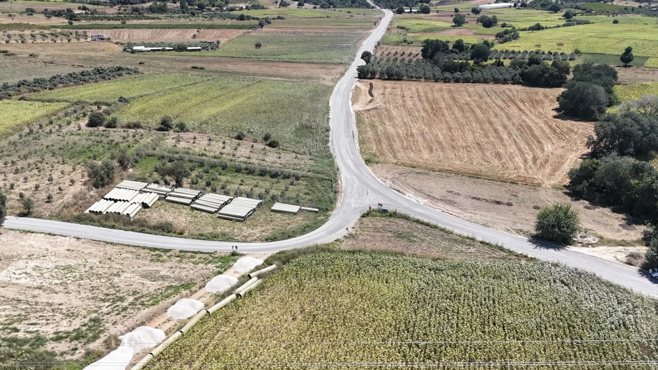 Mersin’de kırsal yollarda 21 kilometrelik asfalt çalışması