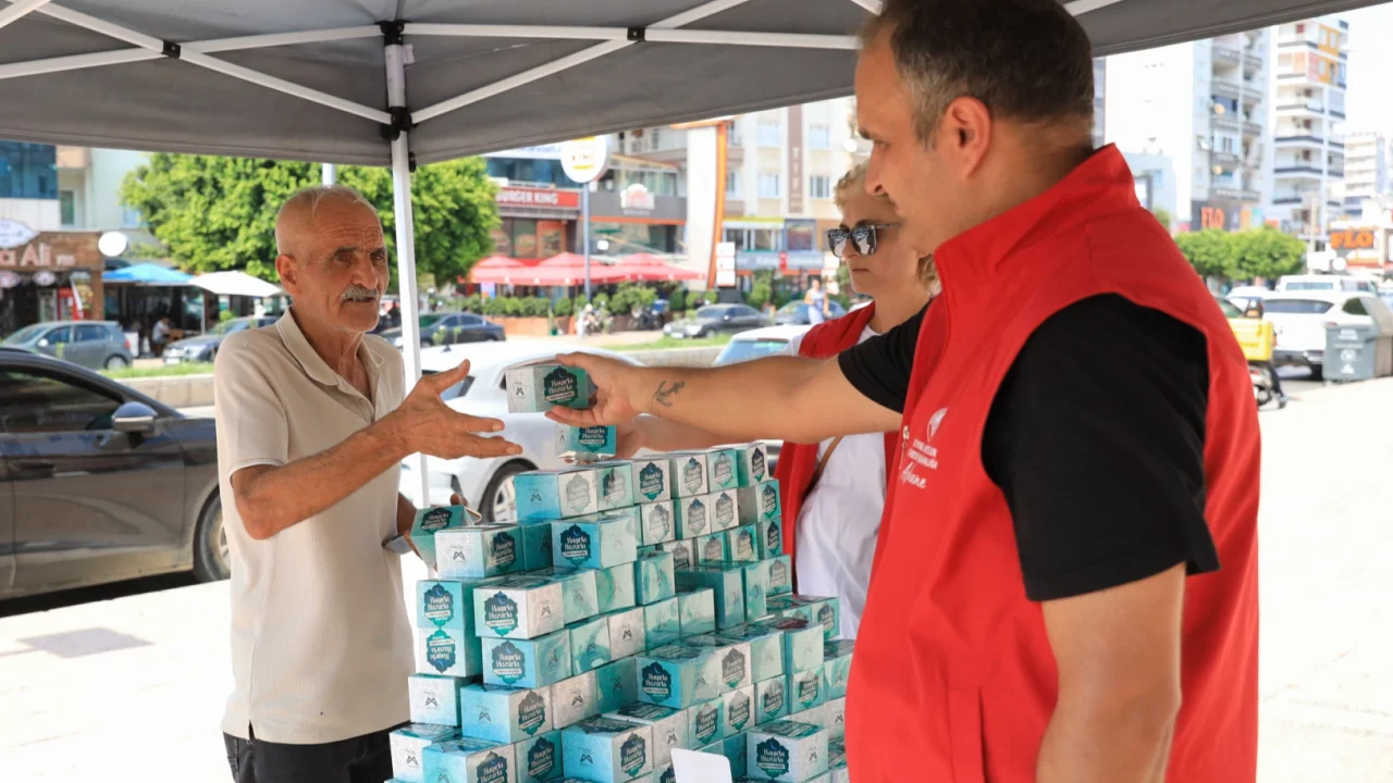 Mersin’de Mevlit Kandili’nde 15 bin kandil simidi ikramı
