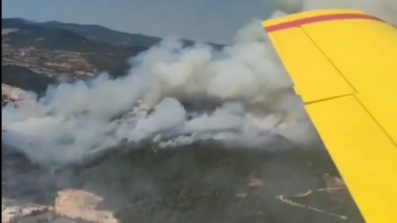 Sındırgı’da orman yangını! 6 uçak ve 6 helikopter havada