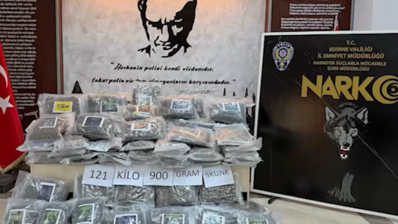 71 ilde uyuşturucu operasyonu! 2,3 ton uyuşturucu ve 4 milyon hap ele geçirildi