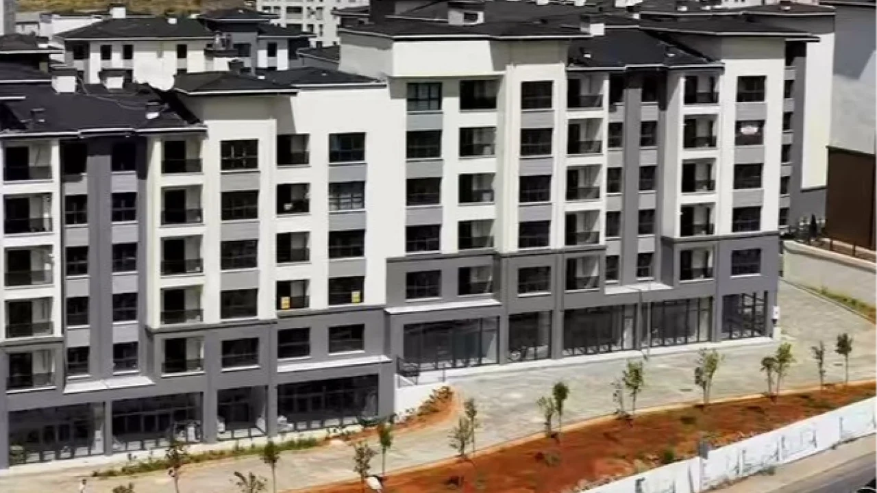 Bakan Murat yarın kiraya sunulacak TOKİ’nin Ataşehir’deki konutları paylaştı