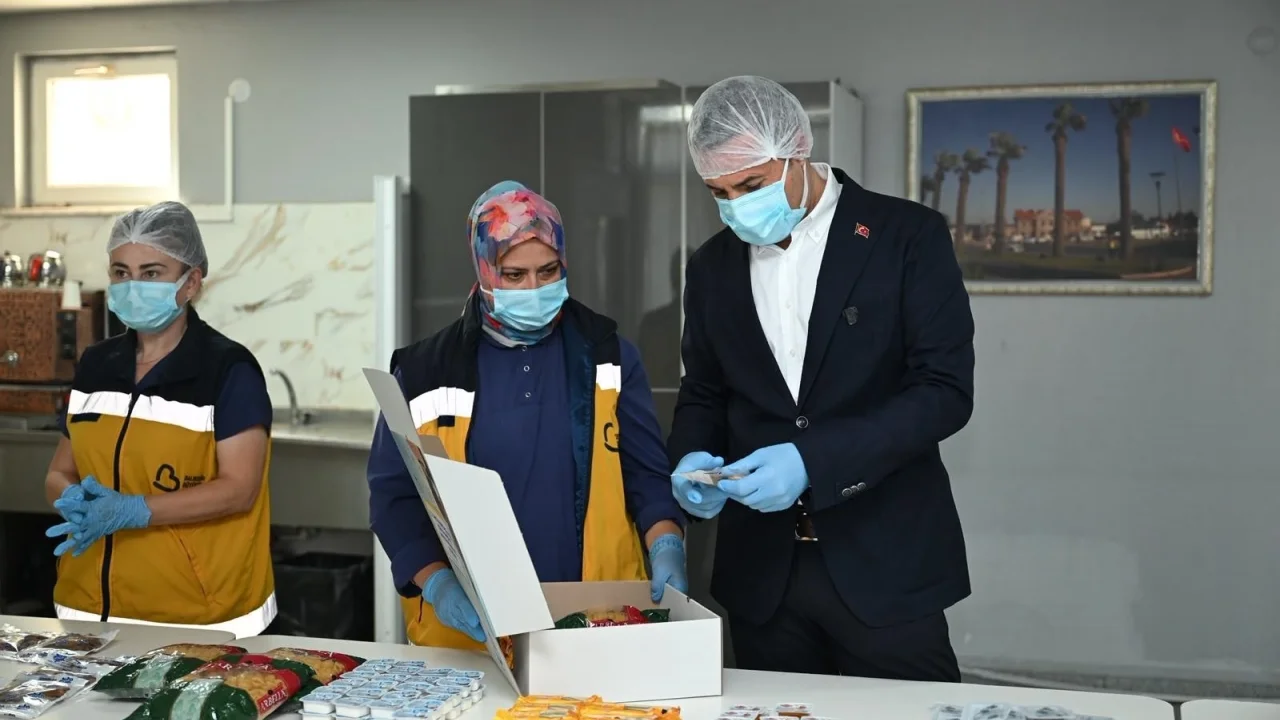 Balıkesir’de öğrencilere beslenme paketi desteği