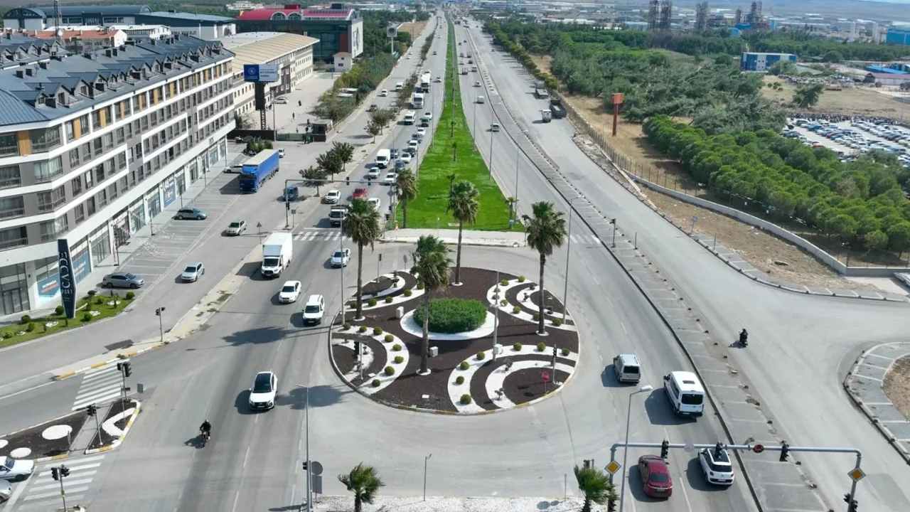 Bandırma’nın kent girişi yenilendi