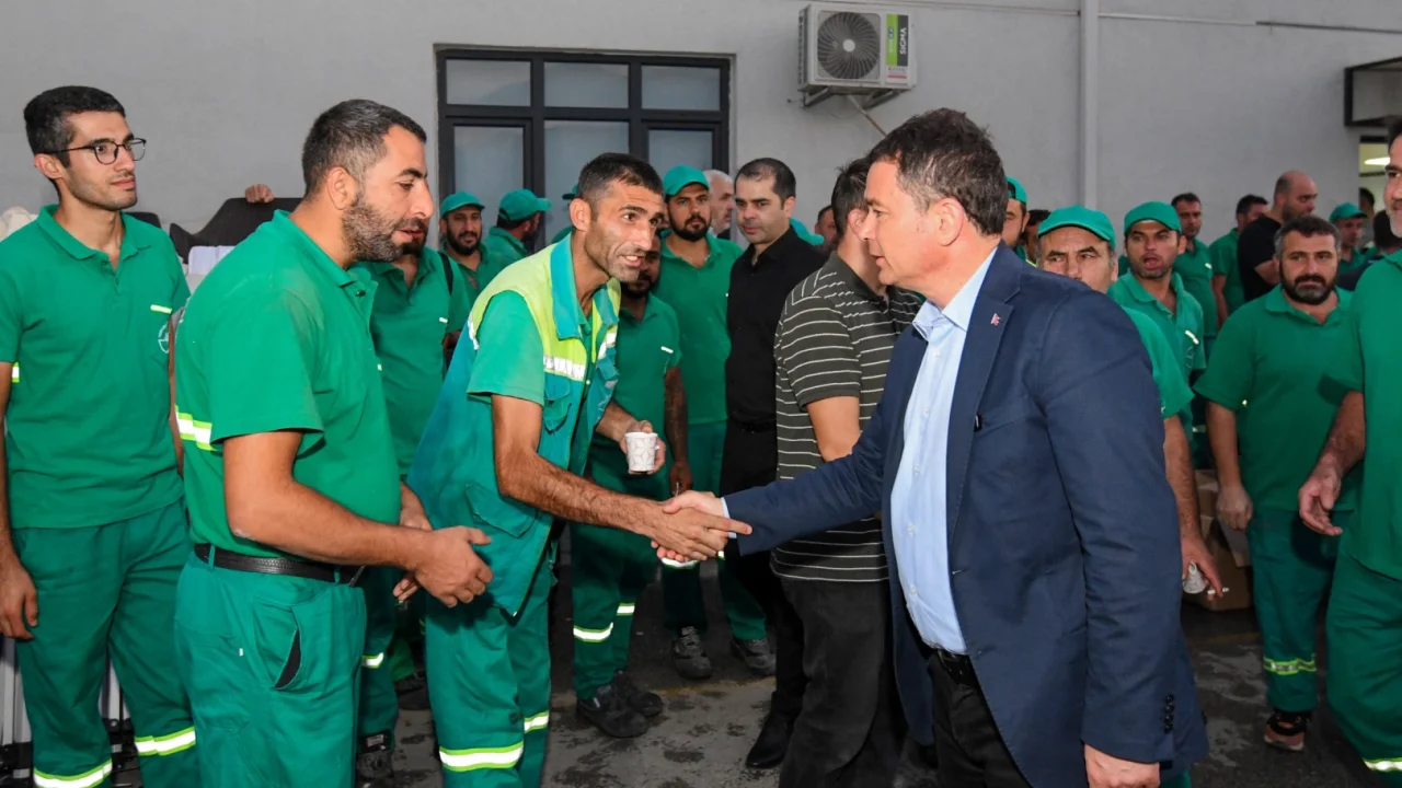 Bursa'da günün ilk ışıkları Osmangazi’nin emekçilerini aydınlattı