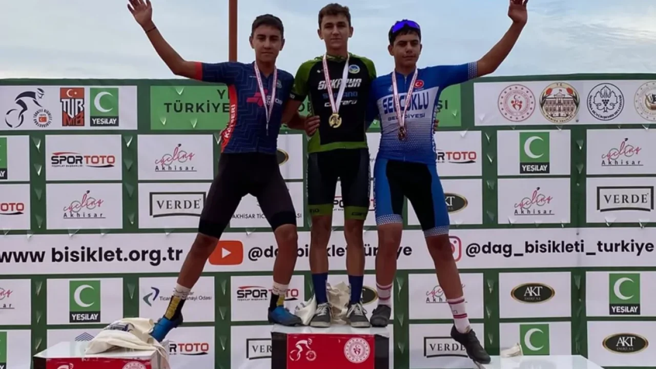 Büyükşehir’in pedalları Türkiye Şampiyonası’nda madalyaları topladı