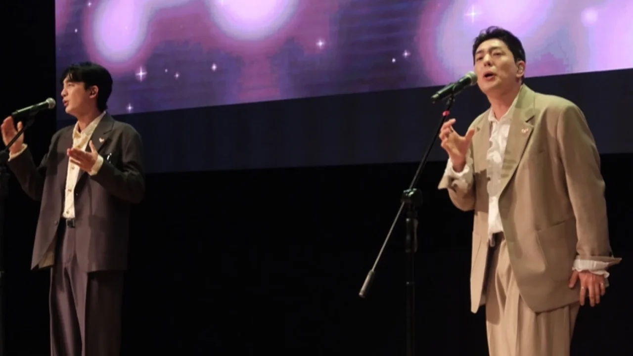 Güney Koreli Müzik Grubu Hoondoo Türkçe şarkıları Çanakkale'de seslendiridi