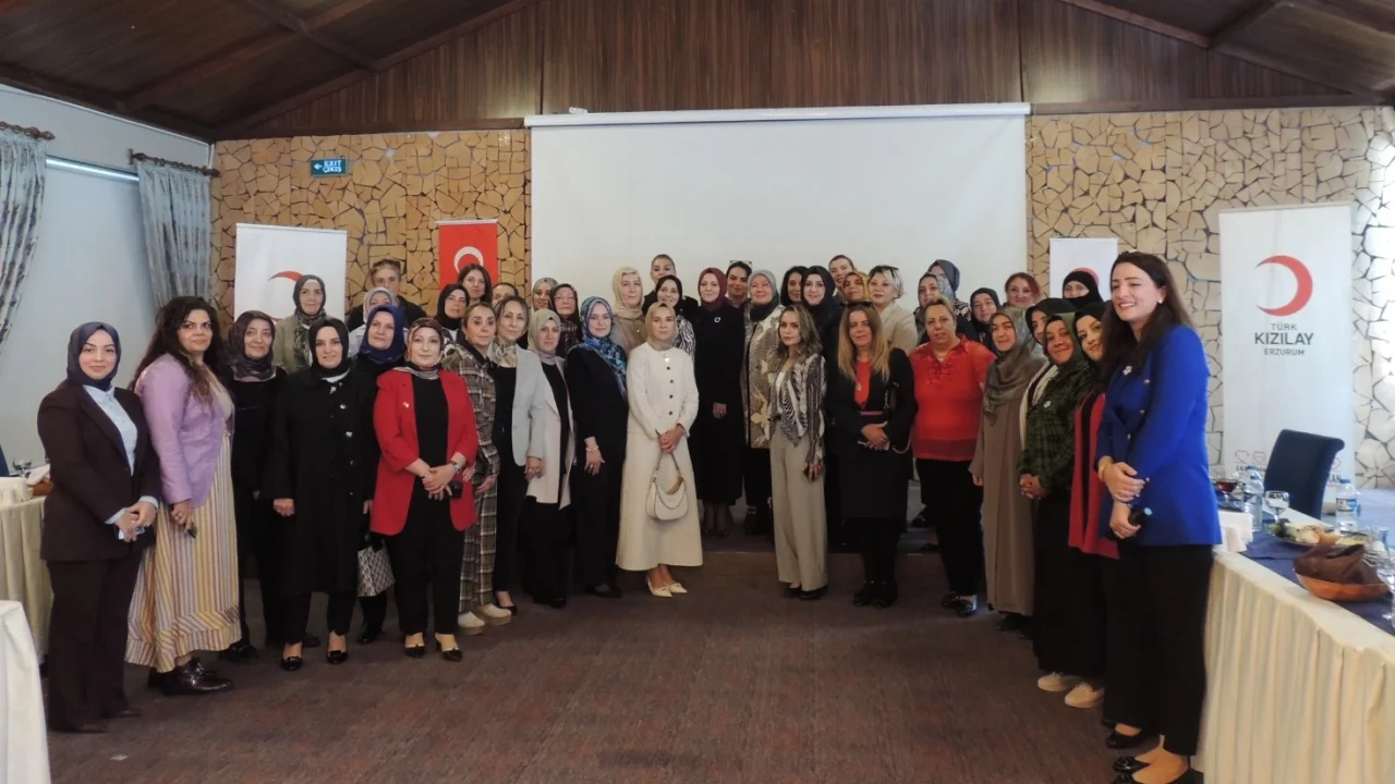 Kızılay Kadın Erzurum’un yeni yönetiminden istişare buluşması