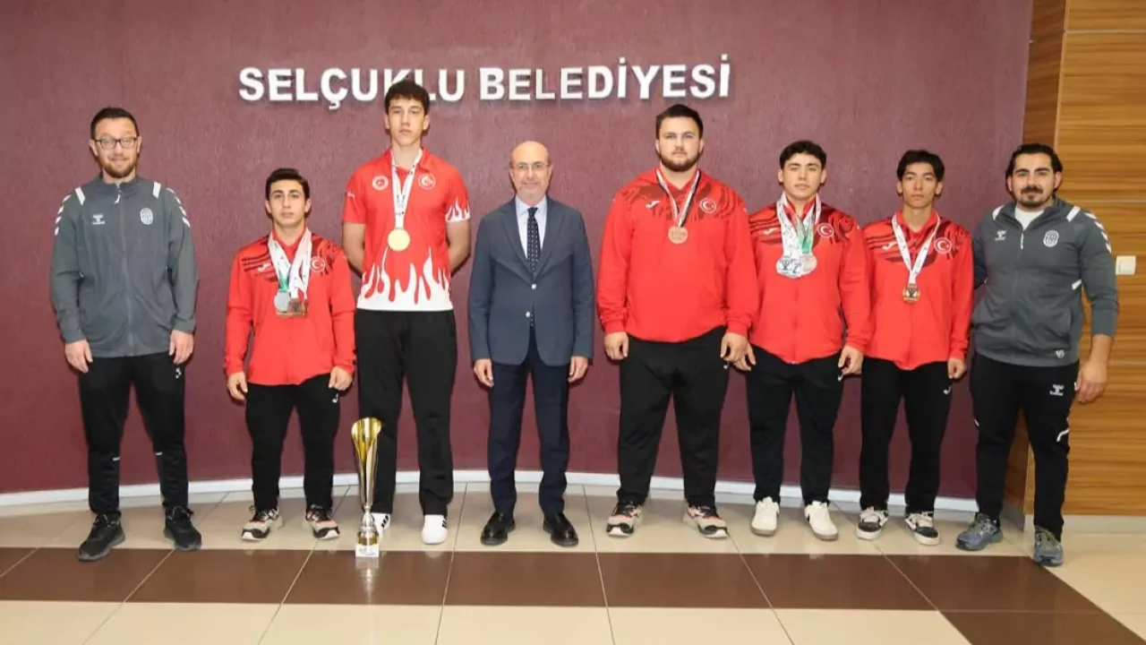 Konya Selçuklu'da Başkan Pekyatırmacı başarılı sporcuları ağırladı