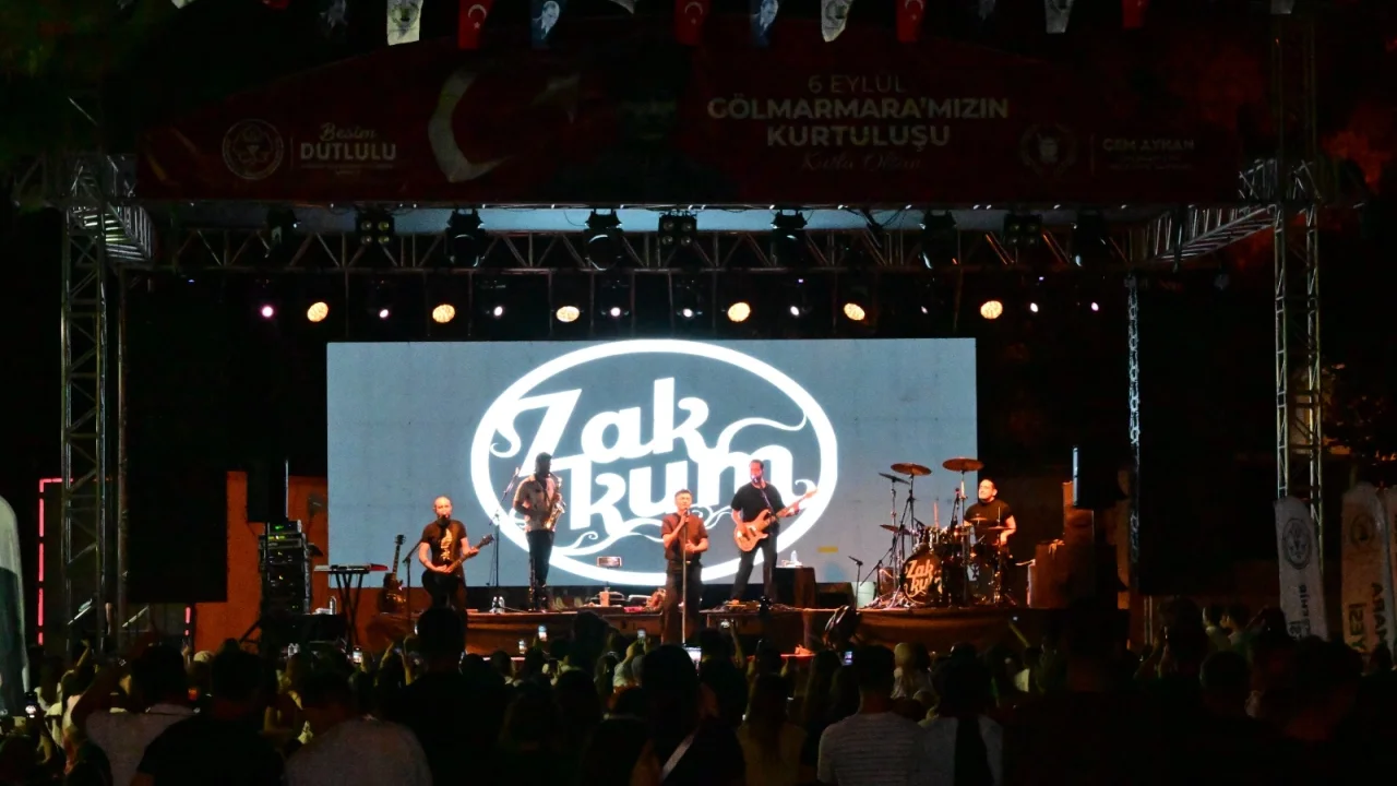 Manisa’da Gölmarmara kurtuluşunu Zakkum’la kutladı